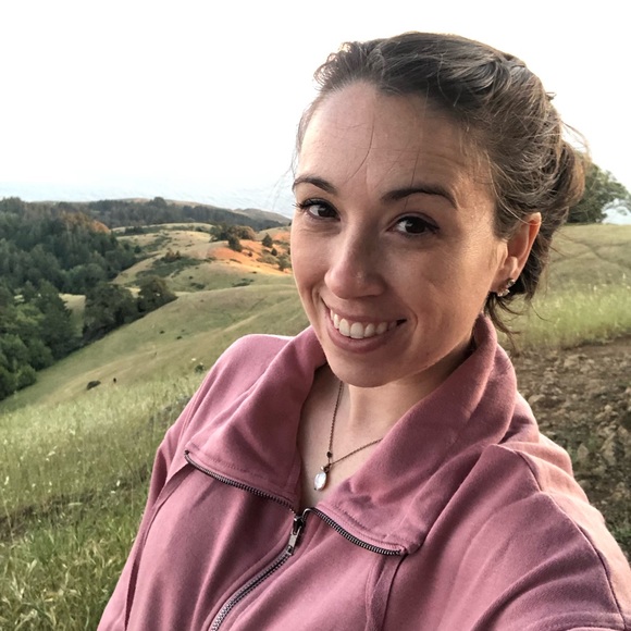 Meet your Posher, Nicole - Picture 2 of 2